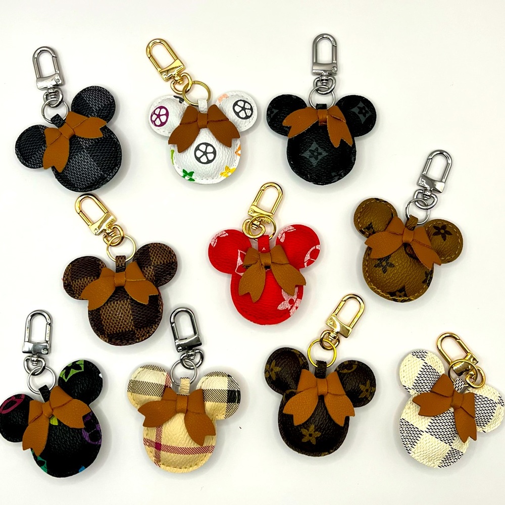 NEW Monogram Mouse Keychain Bag Charm - Picture 3 of 14